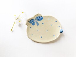 Rabbit plate - ceramic beige blue